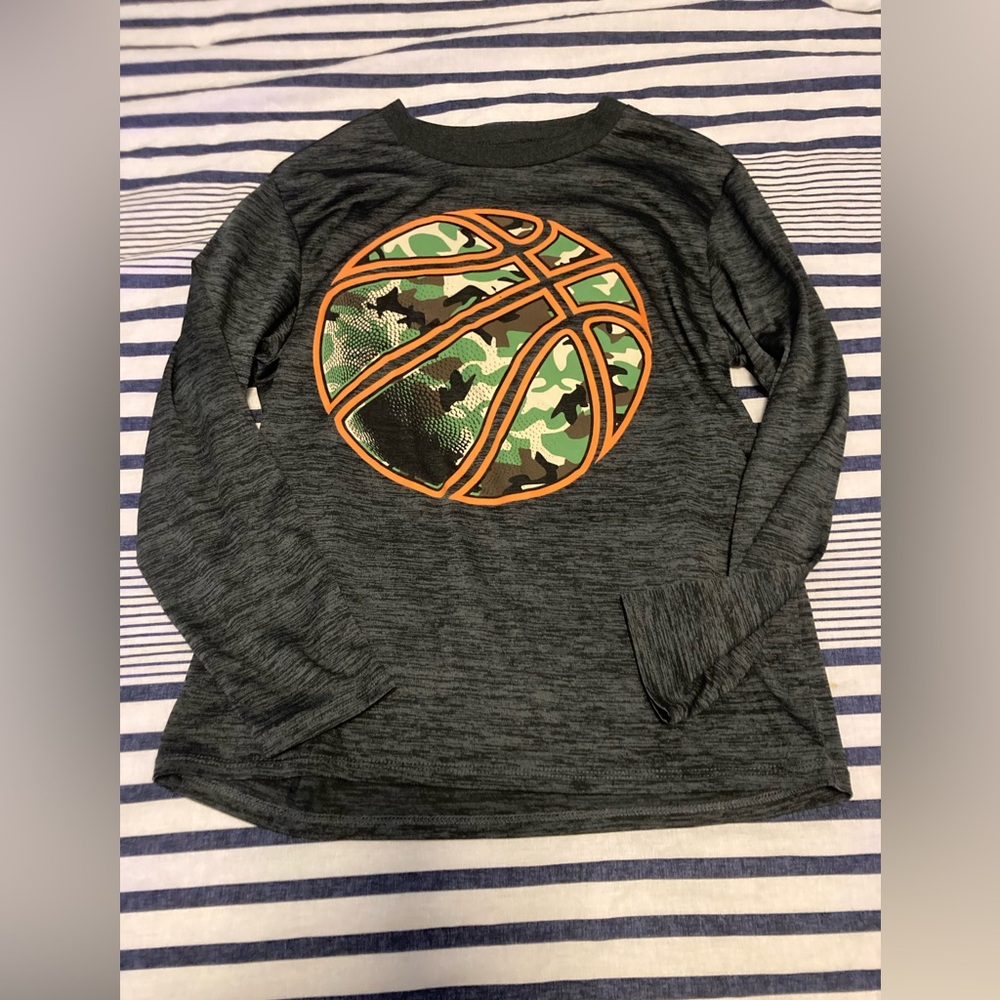 Kids Camo Basketball Long Sleeve Shirt tel gear size medium grey